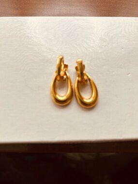 Avon clip gold tone earrings small door knocker style casual business evening